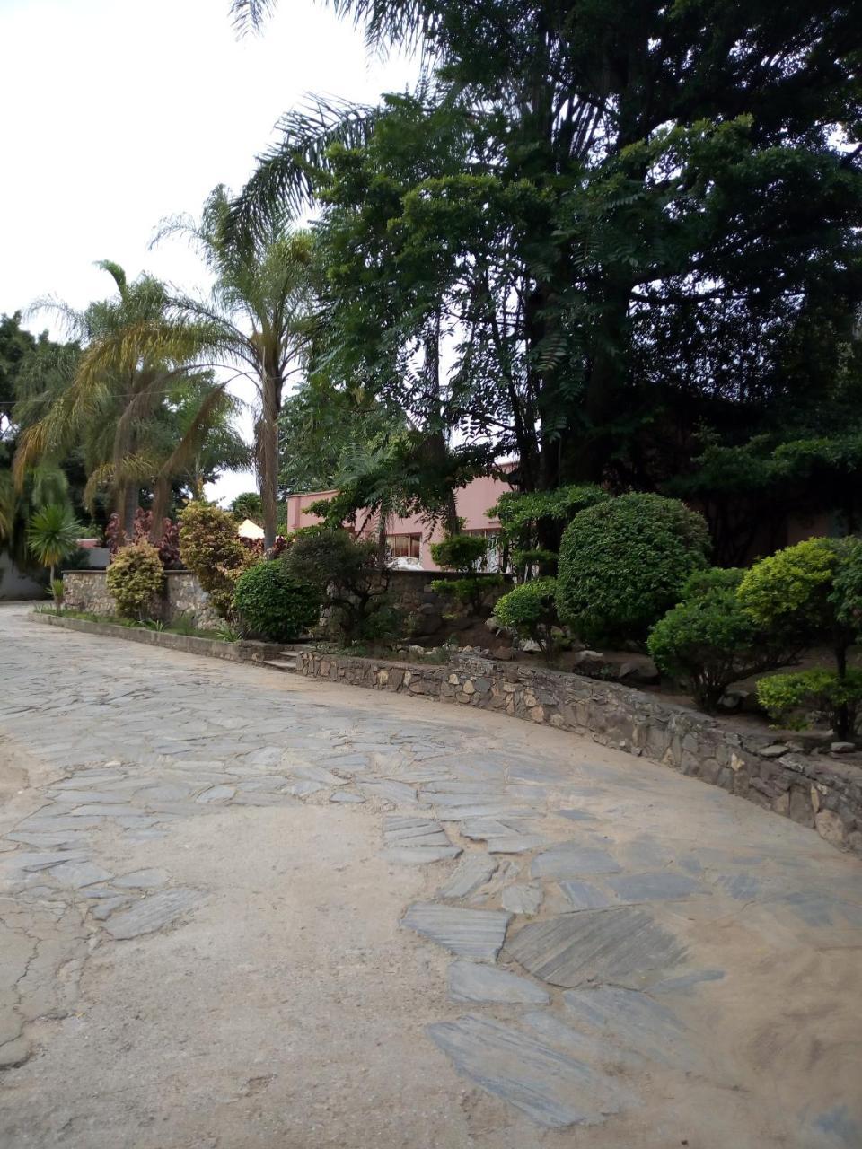 Zenith Lodge Lusaka Esterno foto
